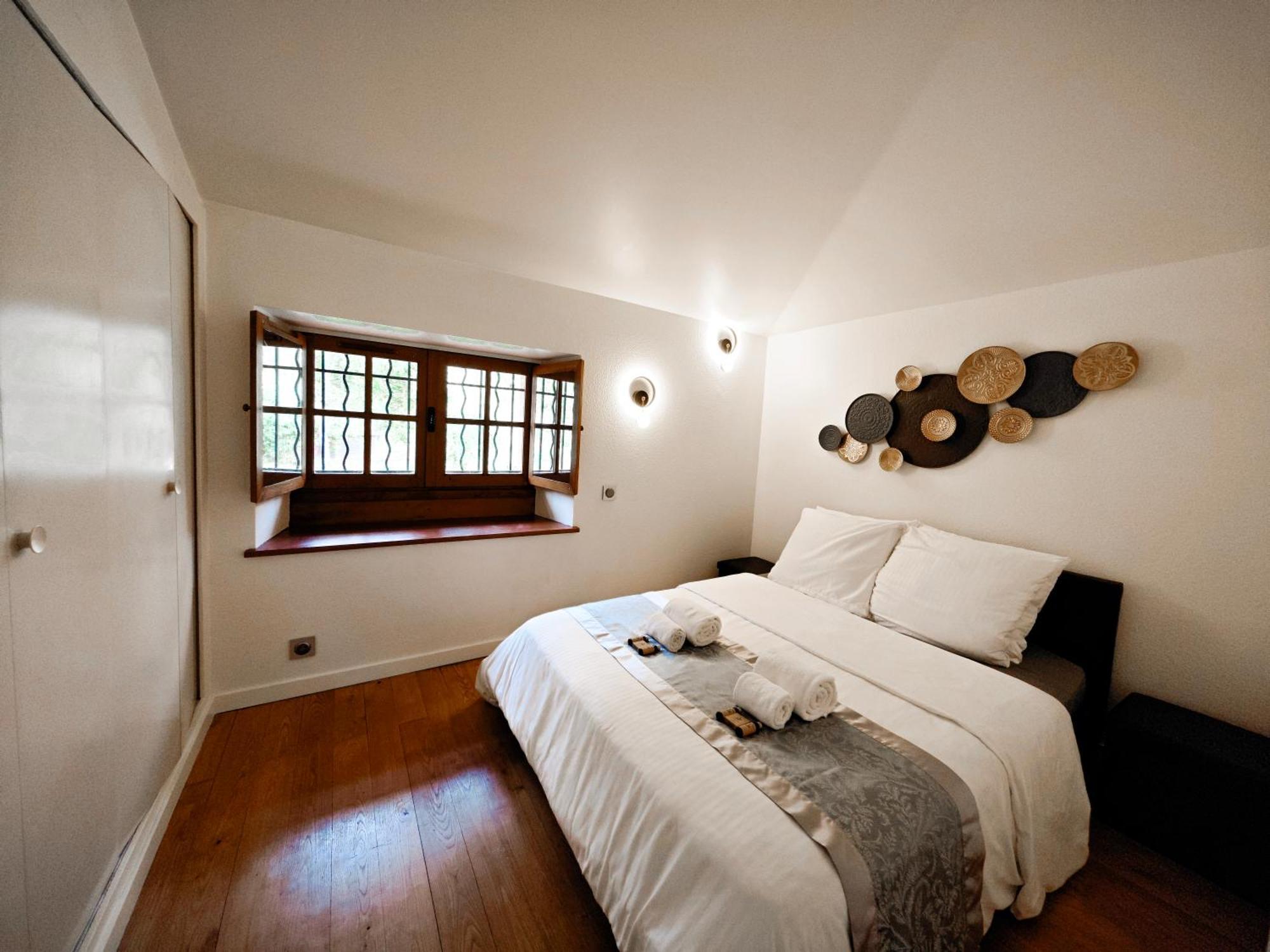 Villa Tagibao Avec Piscine Chauffee Et Spa Lesterps Extérieur photo