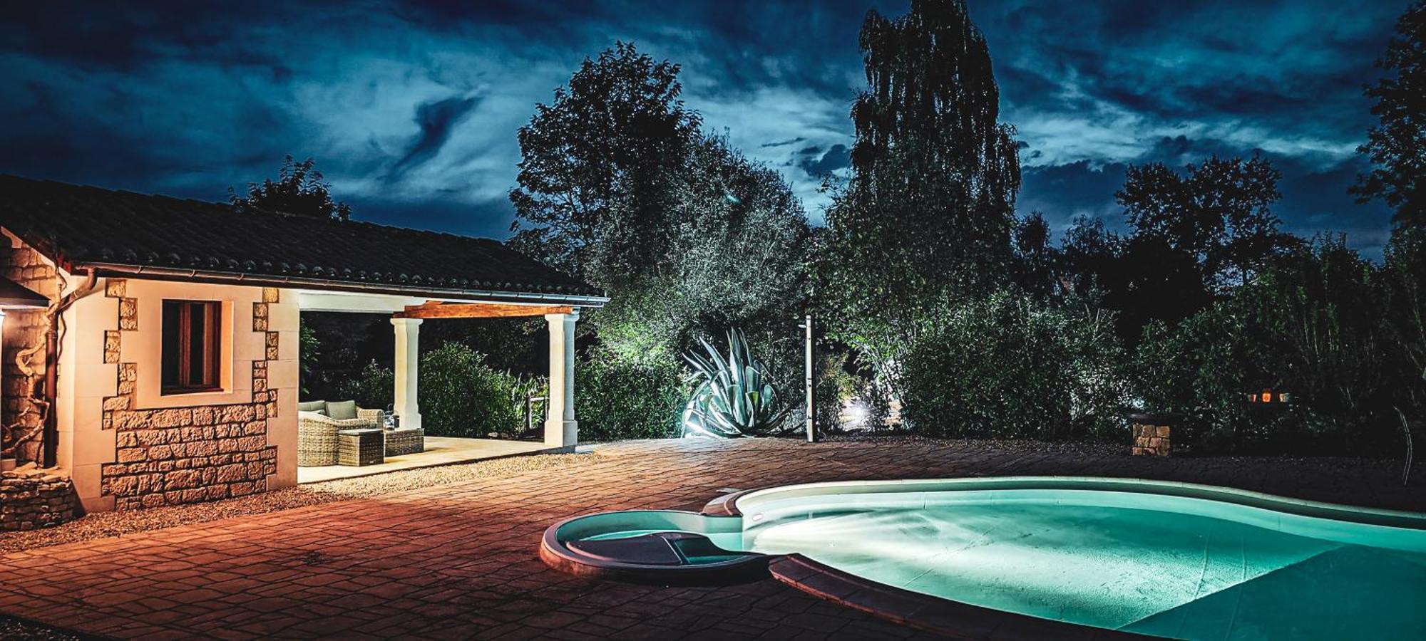 Villa Tagibao Avec Piscine Chauffee Et Spa Lesterps Extérieur photo