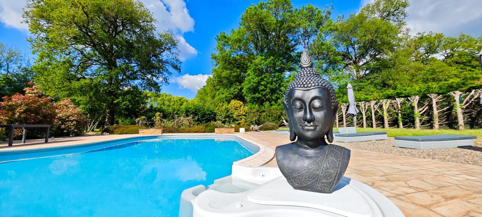 Villa Tagibao Avec Piscine Chauffee Et Spa Lesterps Extérieur photo