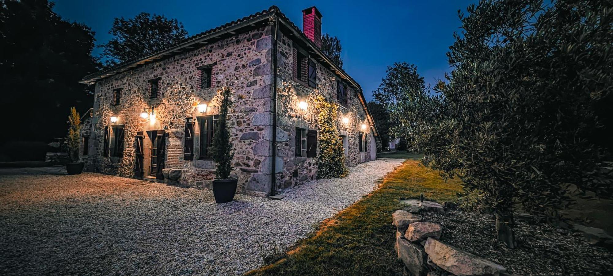 Villa Tagibao Avec Piscine Chauffee Et Spa Lesterps Extérieur photo