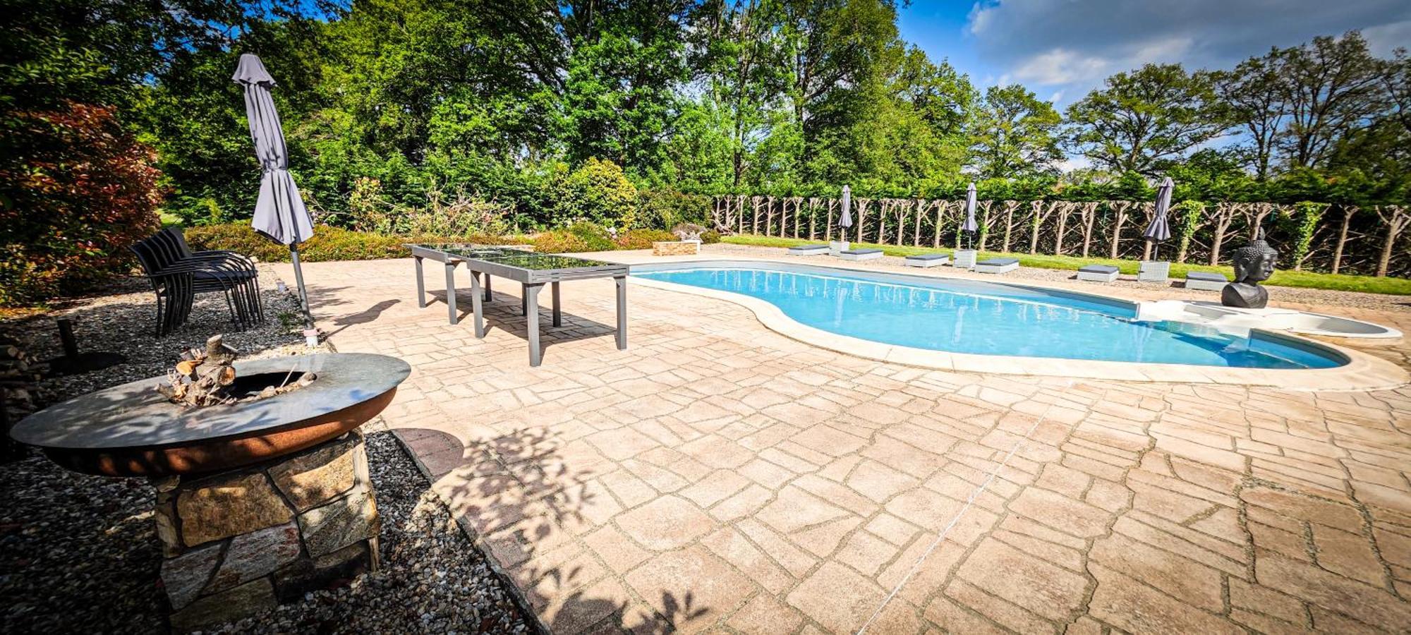 Villa Tagibao Avec Piscine Chauffee Et Spa Lesterps Extérieur photo