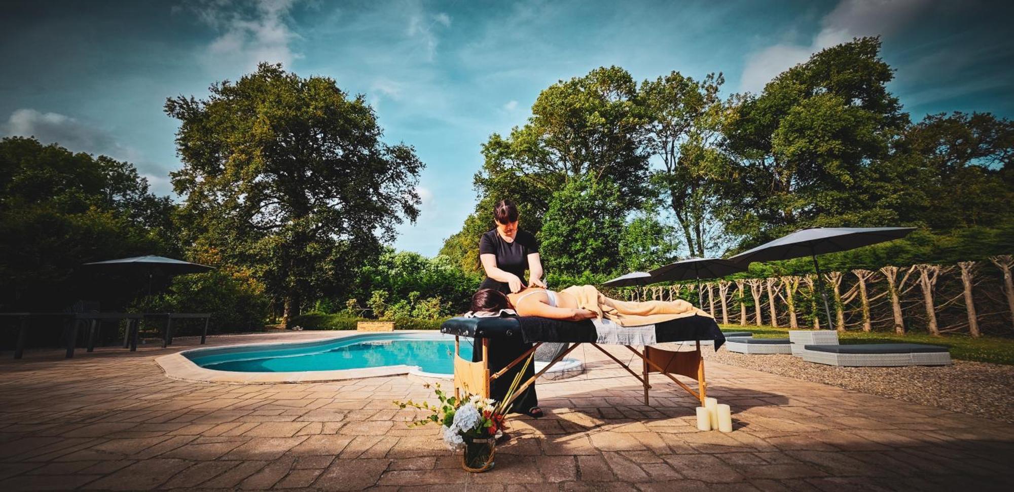 Villa Tagibao Avec Piscine Chauffee Et Spa Lesterps Extérieur photo