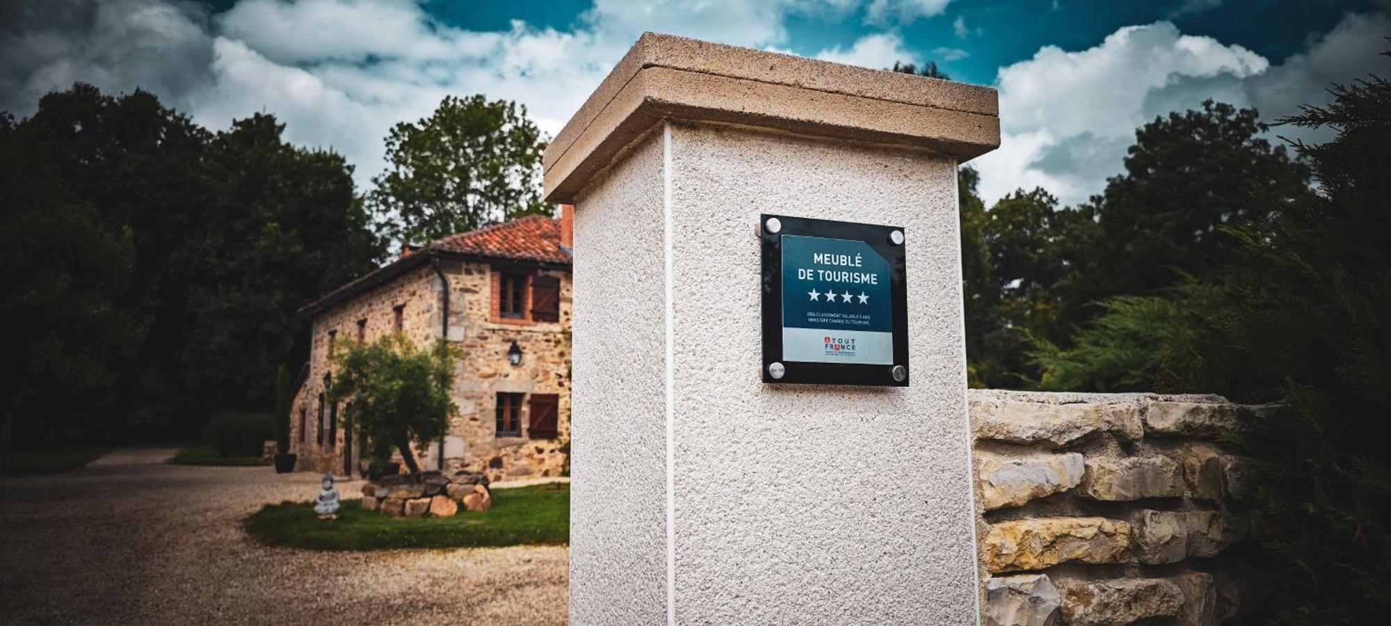 Villa Tagibao Avec Piscine Chauffee Et Spa Lesterps Extérieur photo